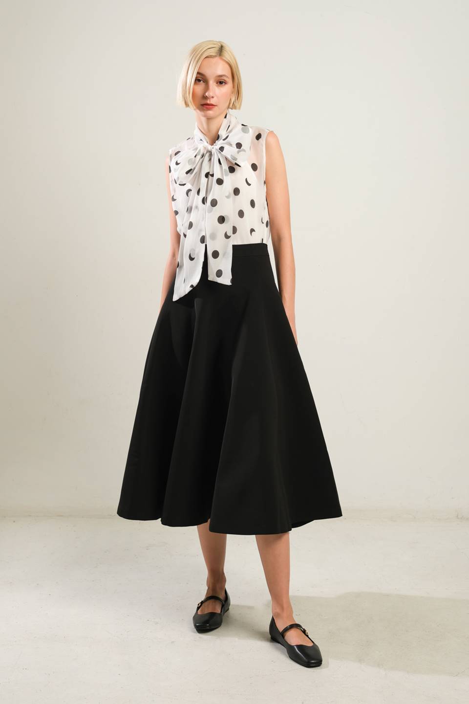 DELICATE TOUCH WOVEN SKIRT