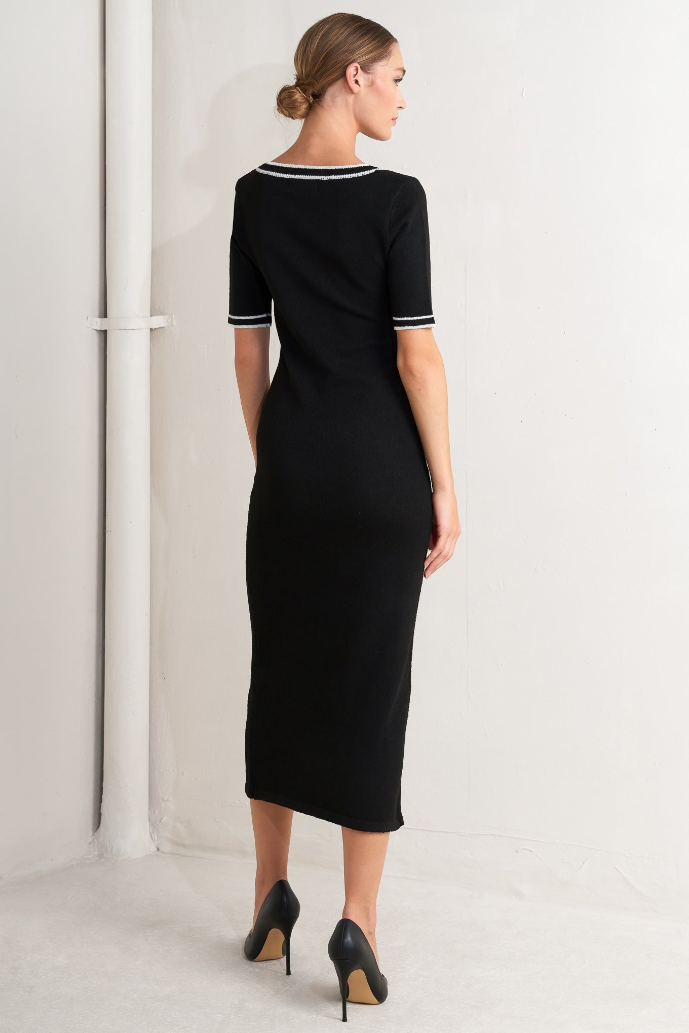 MODERN CLASSIC SWEATER KNIT MIDI DRESS