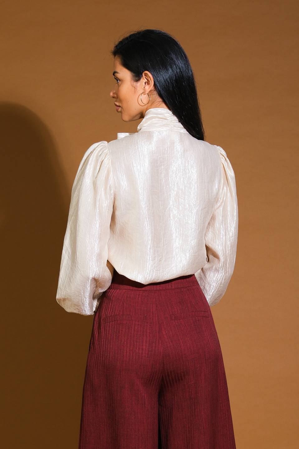 STUNNING ASPECT WOVEN TOP