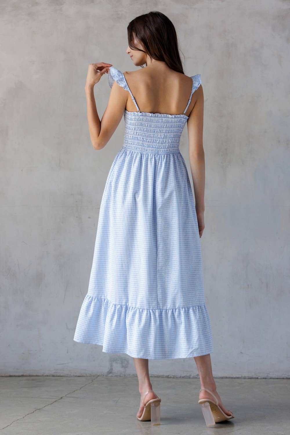 A BLUE GINGHAM SMOCKED BODICE MIDI DRESS