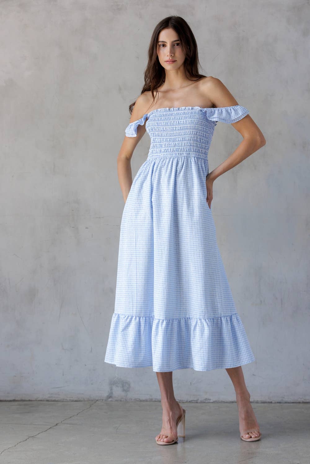 A BLUE GINGHAM SMOCKED BODICE MIDI DRESS