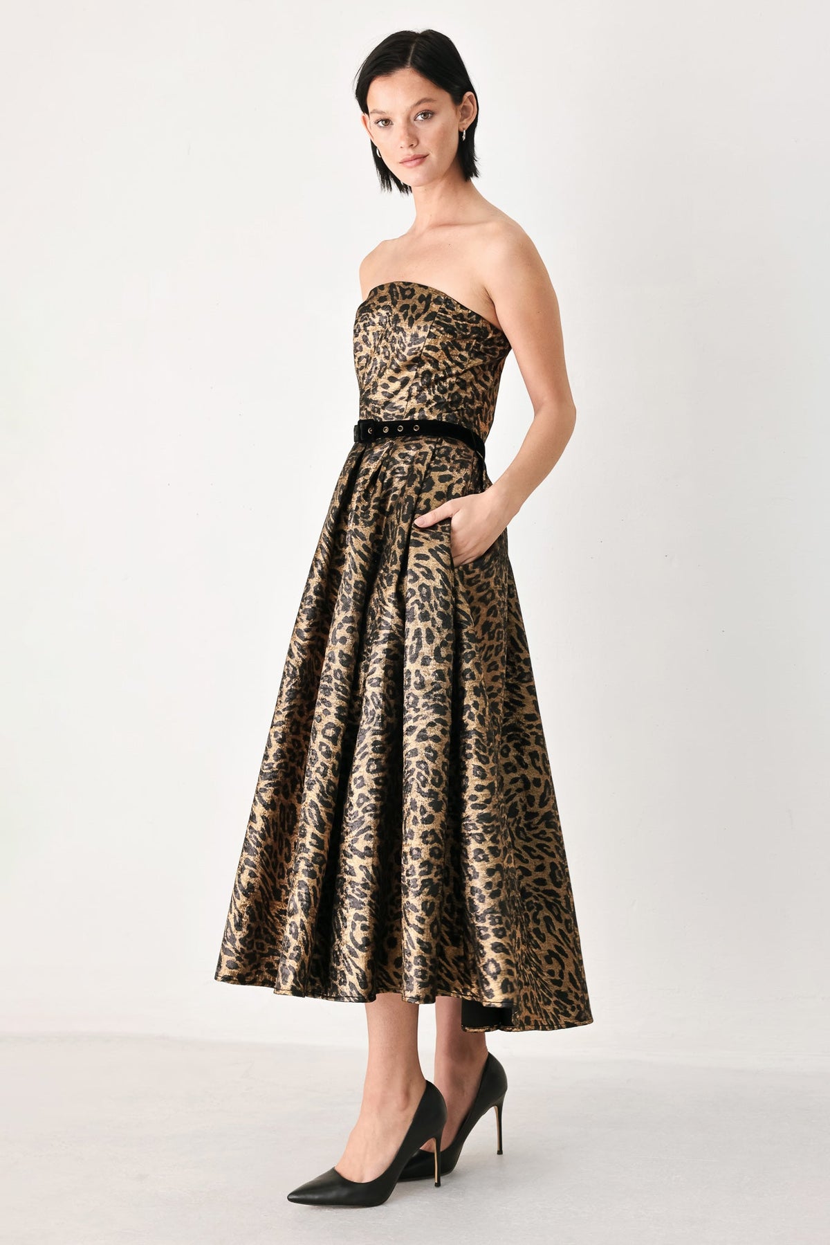 WILDLY GOLDEN LEOPARD STRAPLESS MIDI DRESS