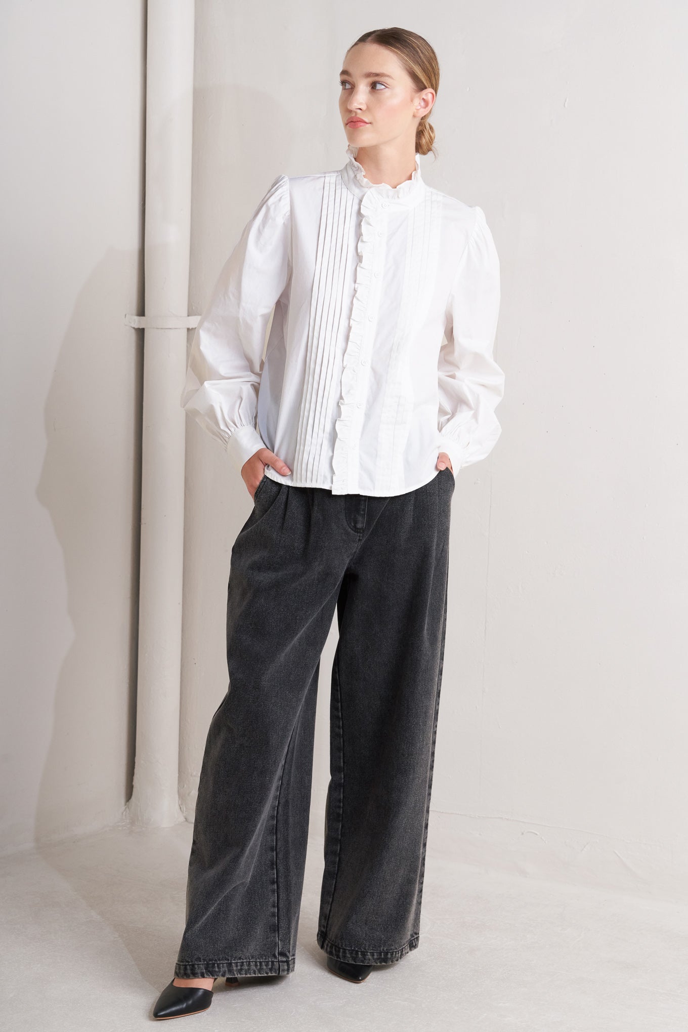 MILK CLOUD WOVEN TOP